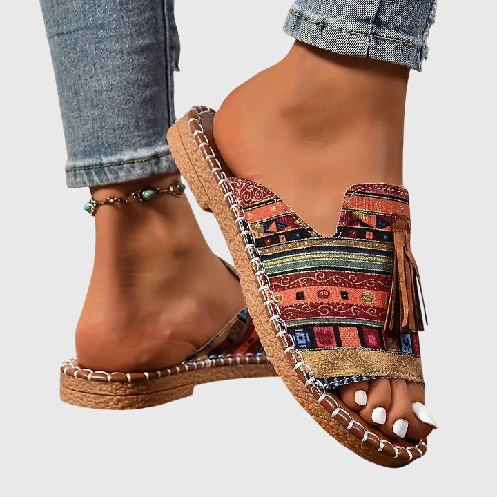 Sandalias casuales con tacón bajo y flecos para mujer