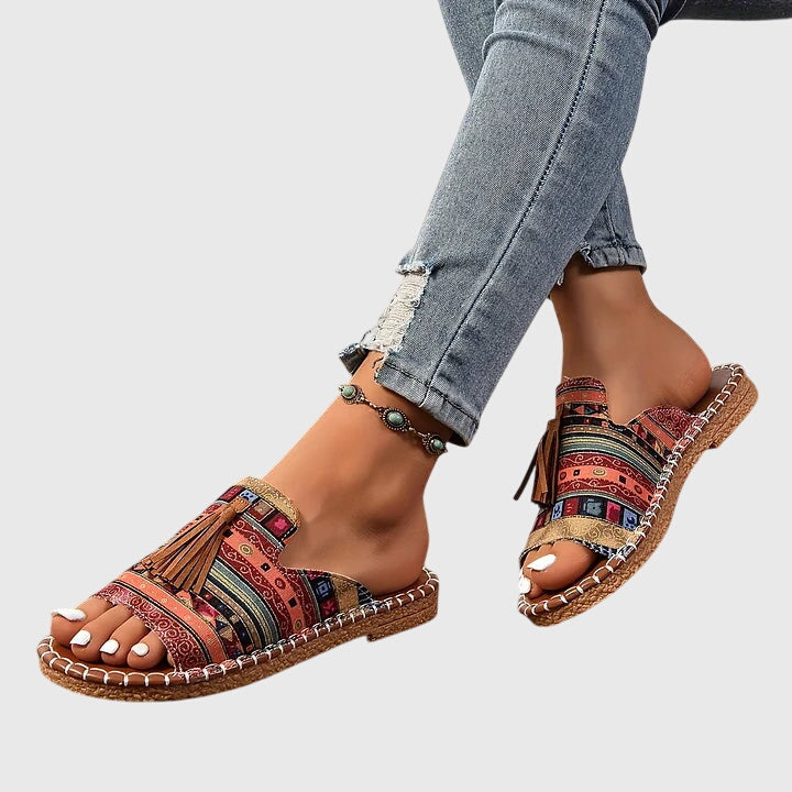 Sandalias casuales con tacón bajo y flecos para mujer
