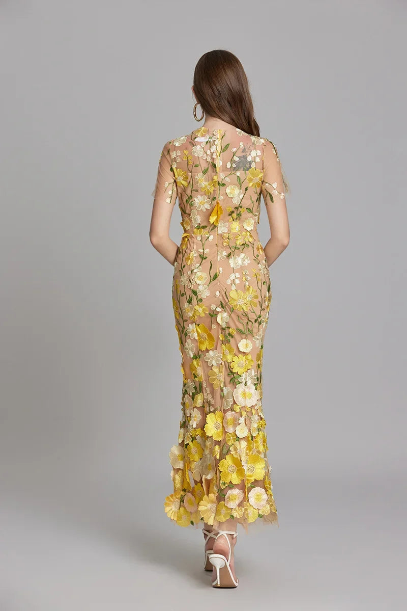 Vestido Largo Ajustado con Bordado Floral para Mujer | Ideal para Salir
