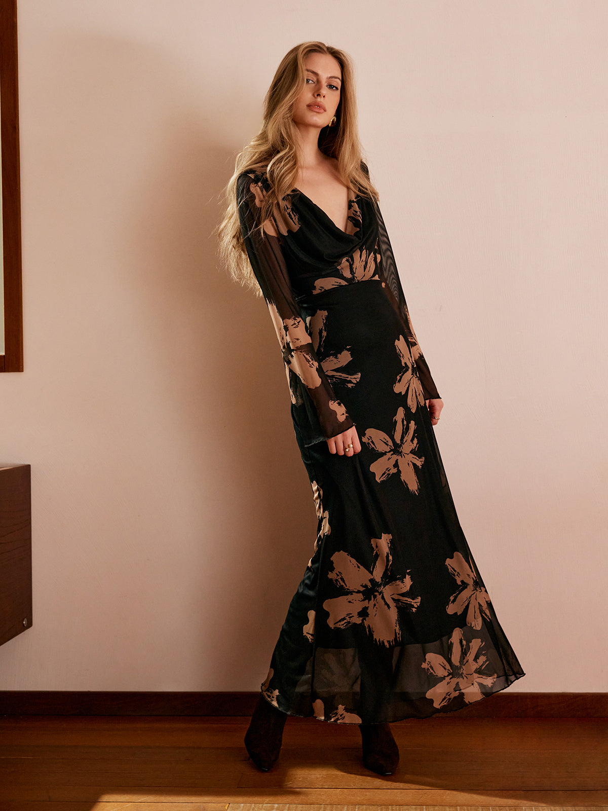 Vestido Floral con Cuello Drapeado para Mujer