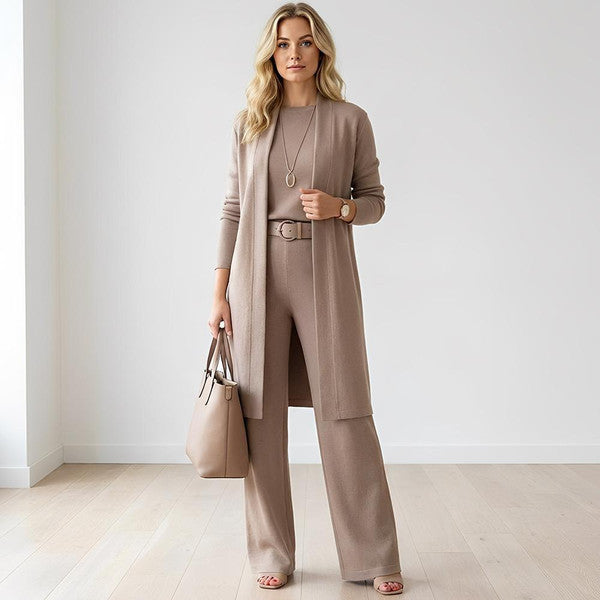 Traje de Tres Piezas con Veste Larga para Mujer